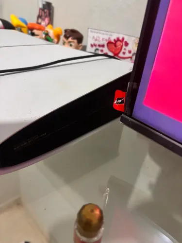 Play 5, acompanha controle e todos os cabos