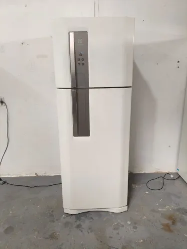 Geladeira ELECTROLUX DF51 Frost Free painel digital 450 Litros (127v)