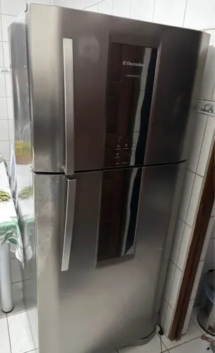 Geladeira em ótimo estado 