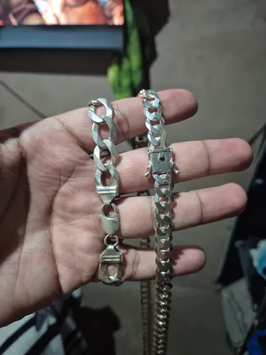 Prata corrente e pulseira