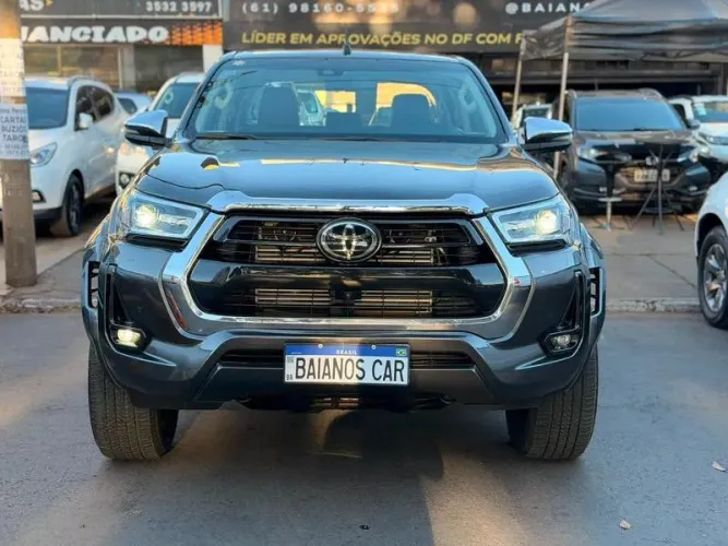Toyota Hilux CD SRX Plus 4X4 2.8 TDI Die. Aut. 2024