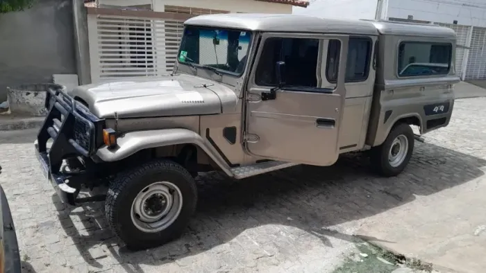 Toyota Band.Jipe Cap.de Aço Chas. Curto Diesel 1992