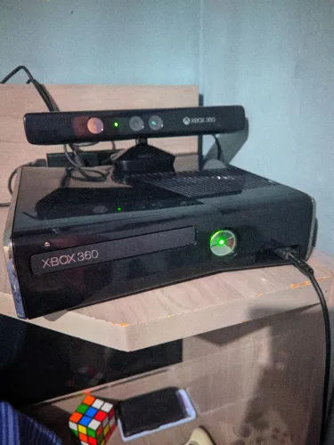 Troco Xbox 360 slim desbloqueado RGH