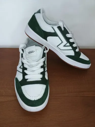 Tênis Vans Lowland nº33/34