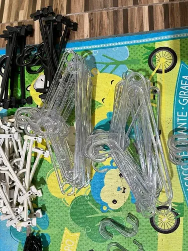 163 cabides misturado de acrílico e de prendedor branco adulto