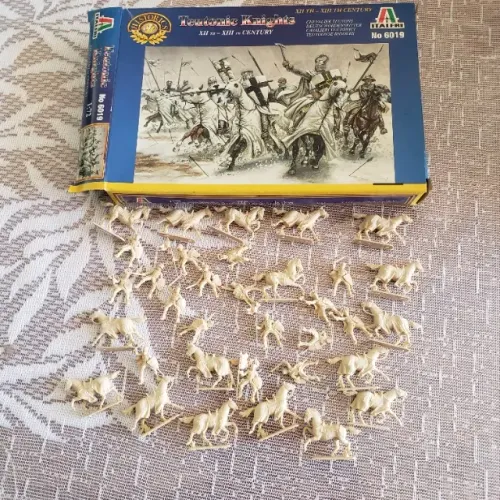 Kit de modelismo Italeri, Teutonic Knights, escala 1/72