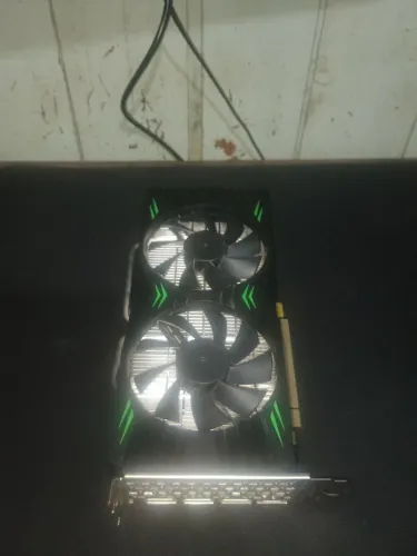 Vendendo 2 placa de video rx580, uma funciona a outra não