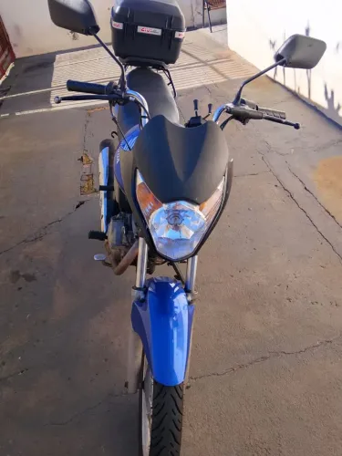 Vendo moto comprei outra mas Nova
