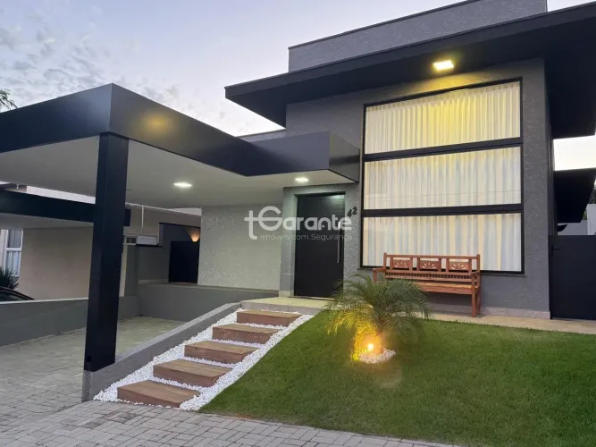 Casa para venda com 360m² em Atibaia com 3 dormitórios, em Condomínio Fechado