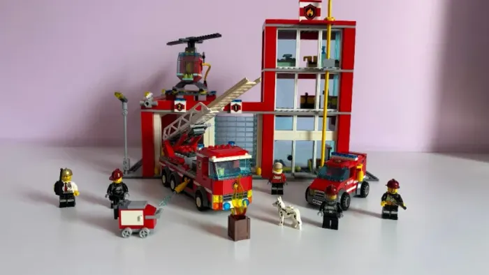 Lego City 60004 - Quartel Dos Bombeiros (Usado)