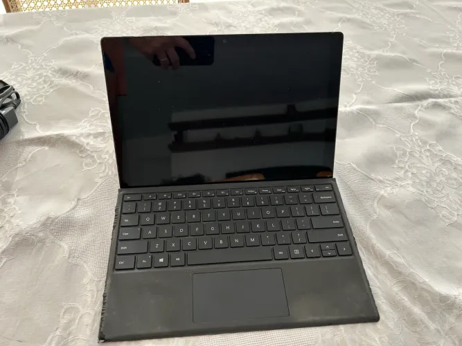 Microsoft Surface i5 | 8GB | 64-bit