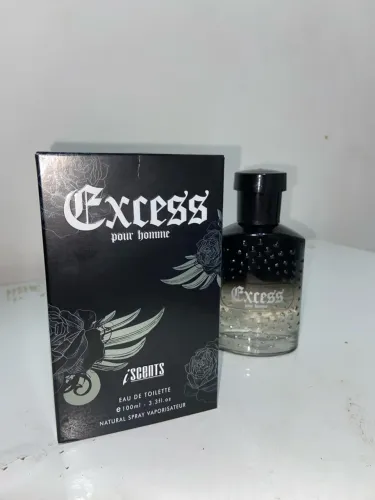 Perfume árabe especiado, aromático, amadeirado. (Excess pour homme)