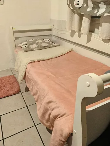 Cama DE SOLTEIRO+ auxiliar + os dois colchões