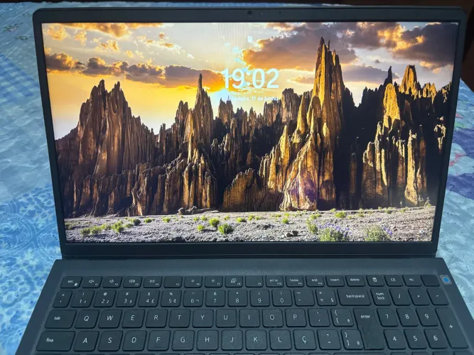 Notebook Dell Inspiron 15 3525