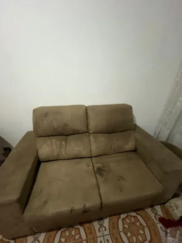 Sofá usado, mas bom