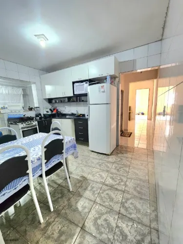 4 casas em um terreno de 213m² à venda no bairro Vila Luzita em Santo André/SP!