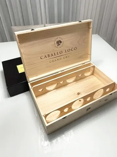 caballo loco + angelica zapata - caixas de vinho decoração