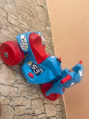 Moto elétrica infantil