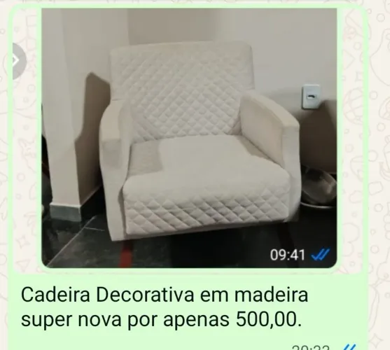 Cadeira decorativa para sala de madeira toda nova!