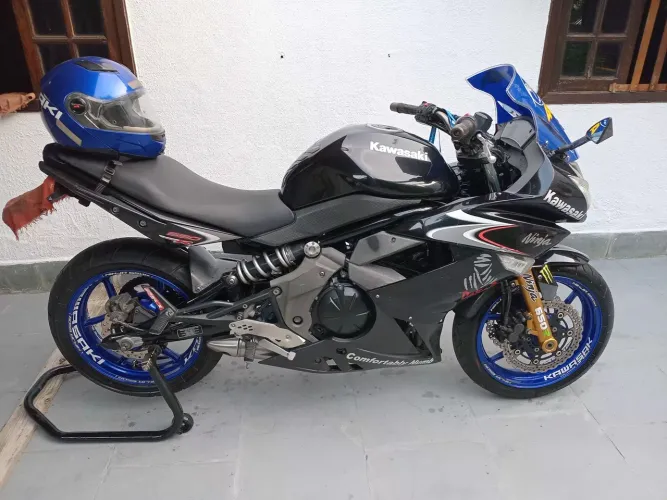 Vendo kawazak ninja 650r impecável
