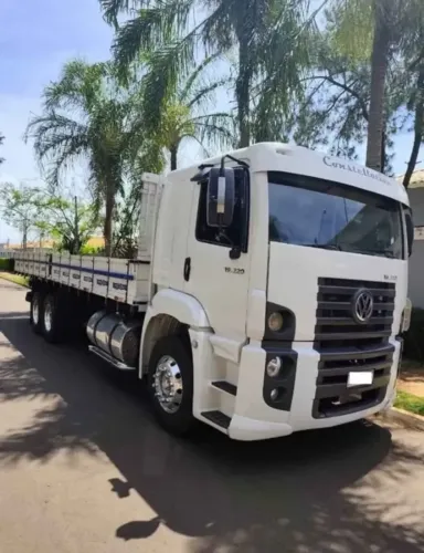 vw 19320 branco 2006 carroceria 7,5m