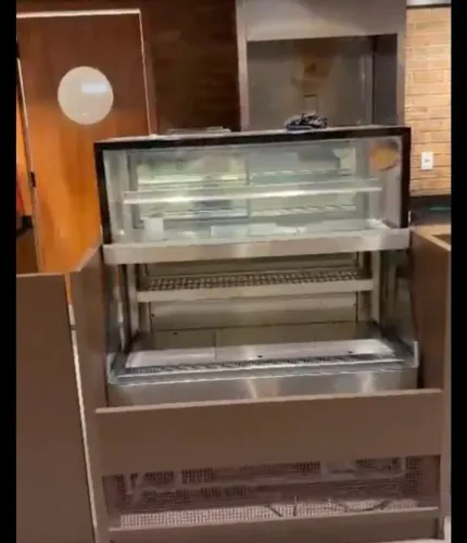 R$ 10MIL Vitrine dupla refrigerada Rodriaço