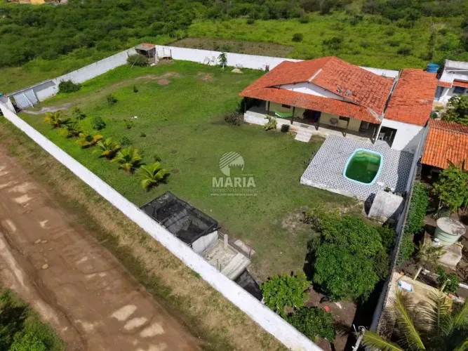 Chácara com 05 quartos e espaço gourmet com piscina e churrasqueira à venda em Insurreição