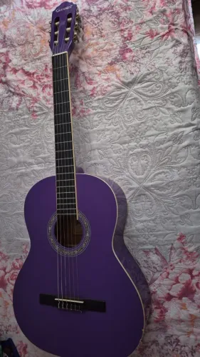 Violão semi novo cordas de nylon