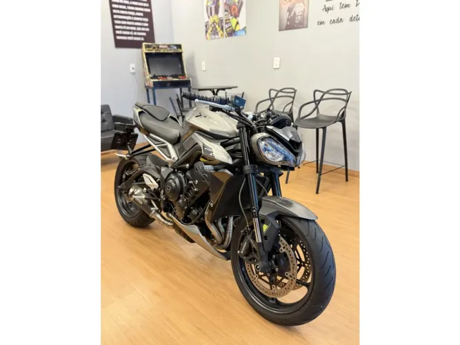 Triumph Street triple 765 rs 2024