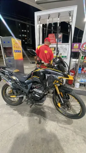 SHI 250 2025 - Muito bem cuidada, pronta para rodar!