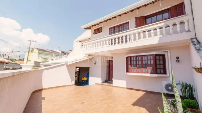 Casa à venda na Vila Galvão em Jundiaí