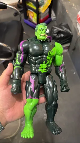 Hulk venomizado 30cm Titan Hero boneco