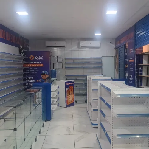 Lote Completo Mobiliado Farmácia Semi Novo valor 11.900
