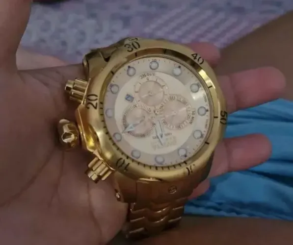 Vendeno relogio