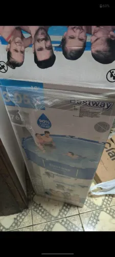 Piscina 4.678 litros nova na caixa ( só piscina completa sem motor).