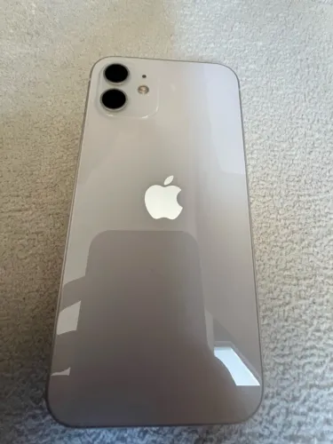 Vendo iPhone 12 única dona excelente estado