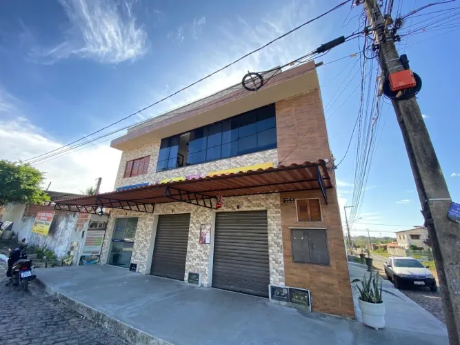 Casa com lojas em Cajupiranga ( ótima oportunidade para morar ou investir)