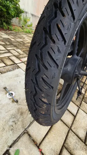 Vendo moto Yamaha segundo dono, revisada, motor novo