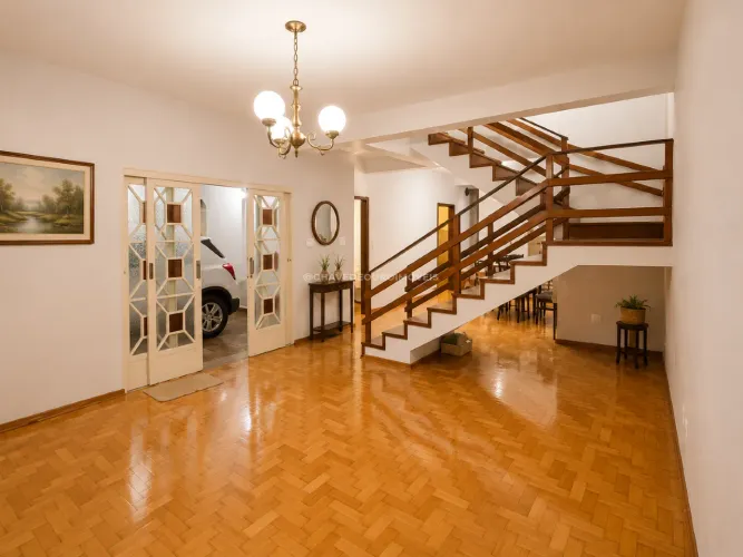 Casa à venda no Bairro Fabrício.