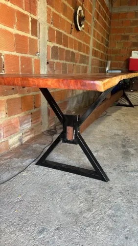 Vendo Mesa Madeira MACIÇA- Já envernizada- Mesa Nova