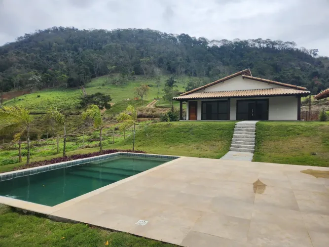 Secretário - Casa de campo com 3 suítes, piscina ! Oportunidade !