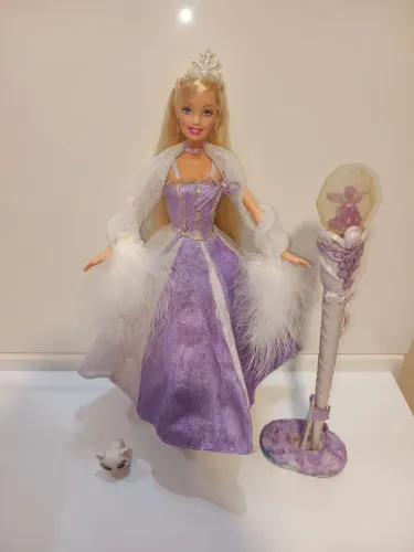 Barbie anika filme magia de alados 