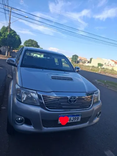 Toyota Hilux CD SRV D4-d 4X4 3.0 TDI Dies 2014