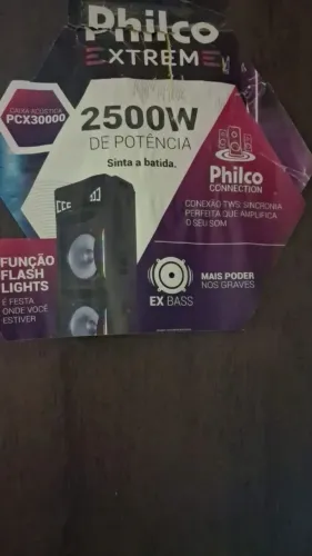 Uma caixa de som