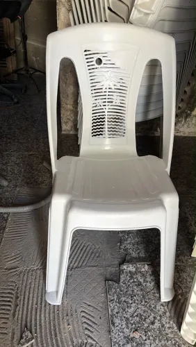 Cadeira de plástico