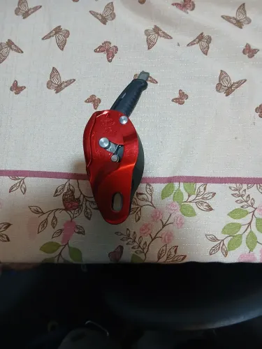 Descensor autobrocante PETZl