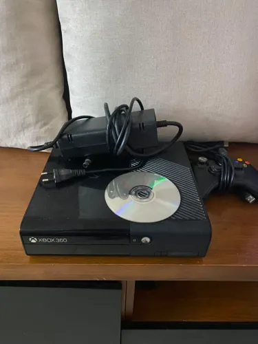 Xbox 360 incluso todos cabos 1 manete 1 jogo Fifa original