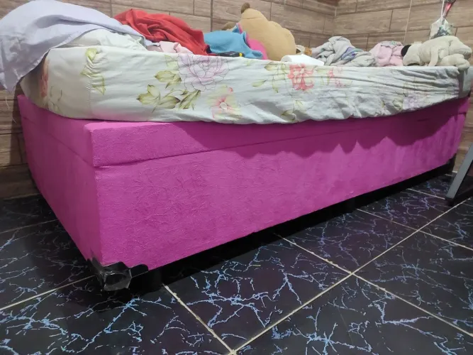 Cama box rosa choque