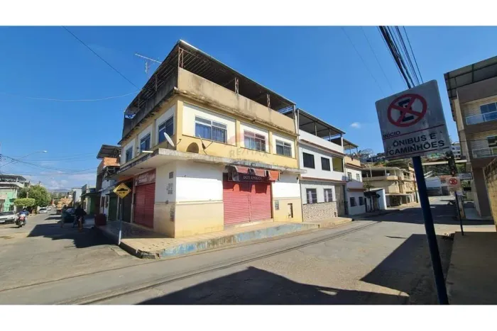 Prédio Comercial e Residencial à Venda em Santana, Muriaé: A Oportunidade de Investimento