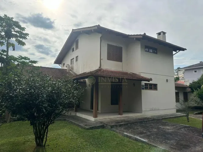Locação | Casa Comercial de 360 m², Salão de festas com churrasqueira, 3 quartos, edícula